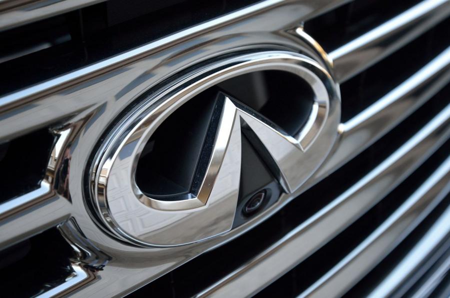 Infiniti QX56 2013 года  (фото 30 из 39)